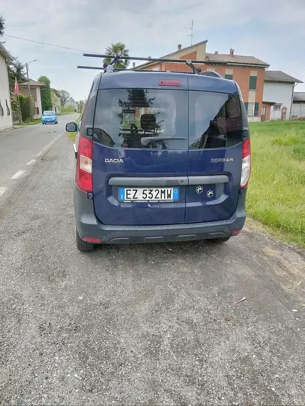 Usata Dacia Dokker Lauréate 83 CV (61 kW) 2015 Blu/azzurro Monovolume
