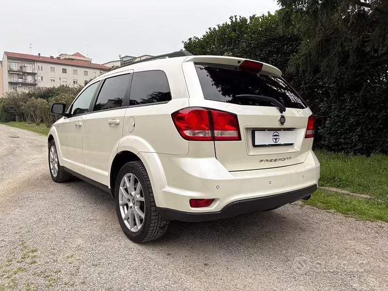 Usata Fiat Freemont Urban 140 CV (102 kW) 2016 Bianco SUV