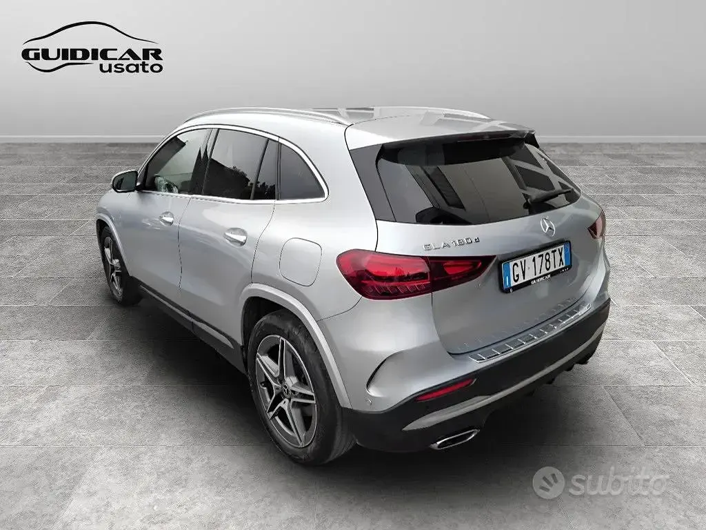 Usata Mercedes GLA180 Advanced Plus 116 CV (85 kW) 2024 Argento SUV