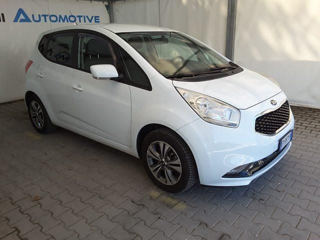 Usata Kia Venga 90 CV (66 kW) 2015 Bianco Utilitaria