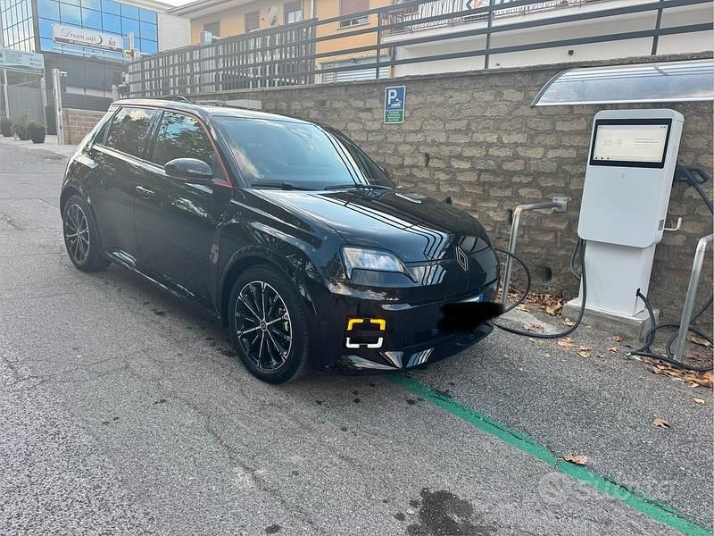 Usata Renault R5 110 kW (150 CV) 2024 Nero Utilitaria