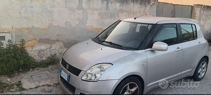 Usata Suzuki Swift 92 CV (67 kW) 2005 Grigio Utilitaria