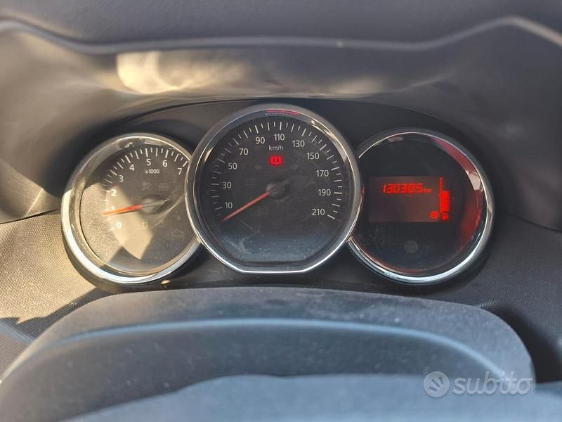 Usata Dacia Duster Lauréate 110 CV (80 kW) 2016 Bianco SUV