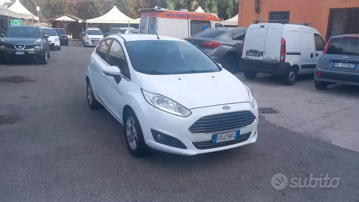 Usata Ford Fiesta Titanium 95 CV (69 kW) 2016 Bianco Utilitaria