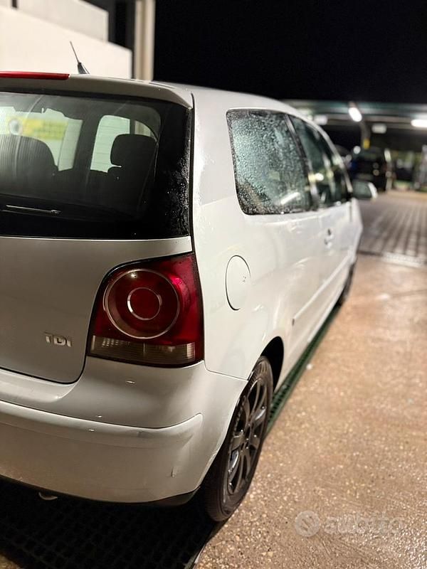 Usata VW Polo 80 CV (58 kW) 2005 Grigio Berlina