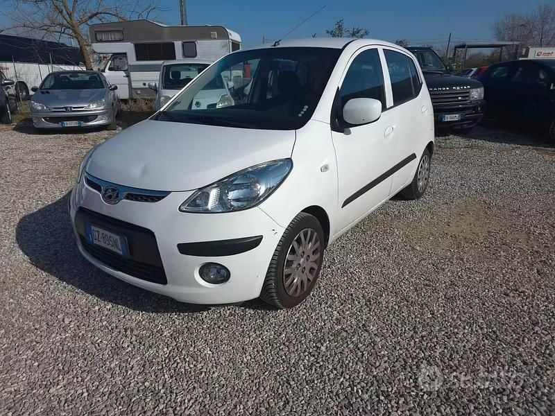 Usata Hyundai i10 Dynamiq 66 CV (48 kW) 2010 Bianco Utilitaria