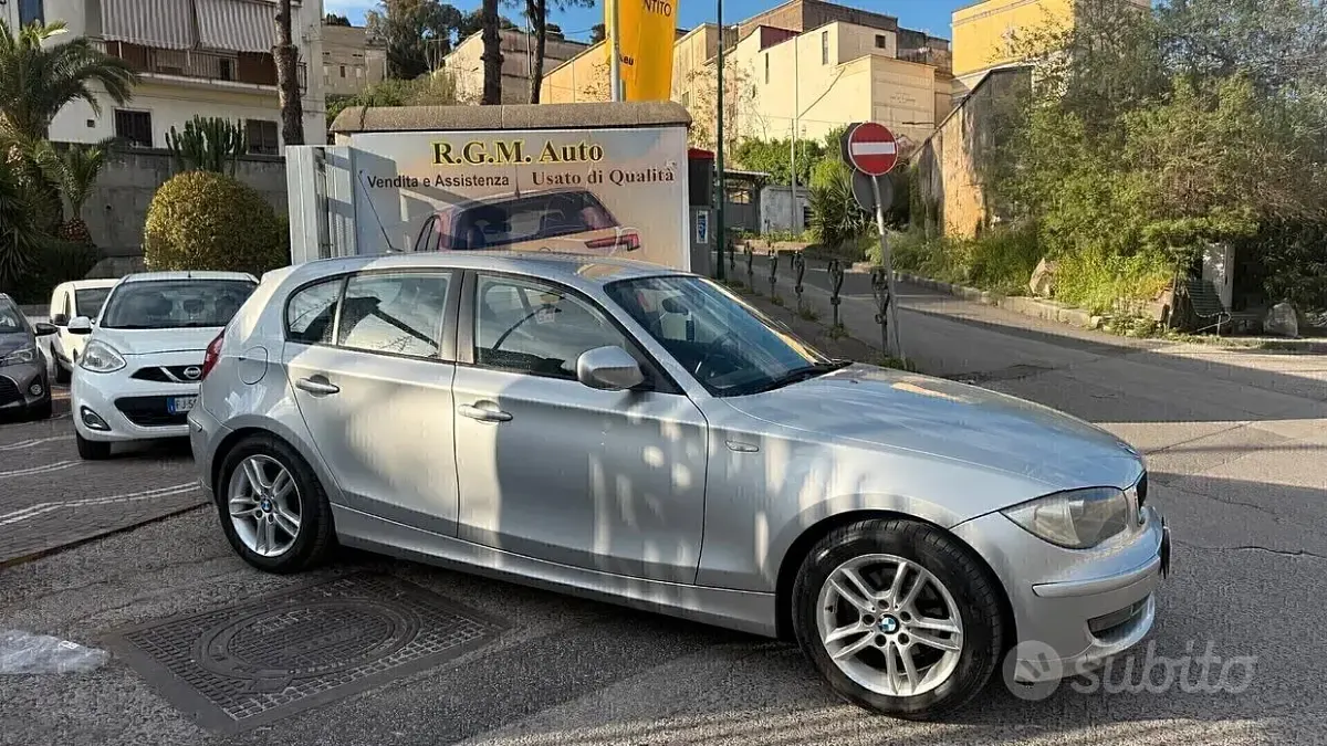 Usata BMW 116 116 CV (85 kW) 2011 Grigio Utilitaria