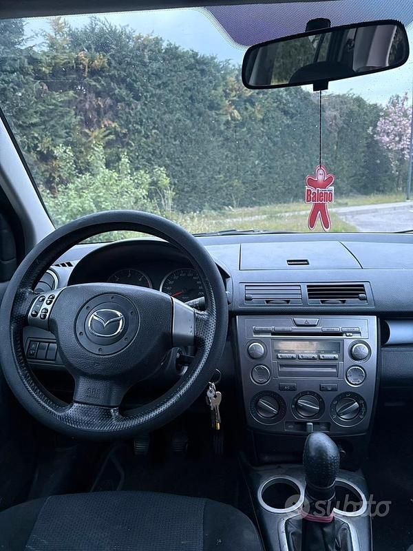 Usata Mazda 2 75 CV (55 kW) 2006 Grigio Utilitaria