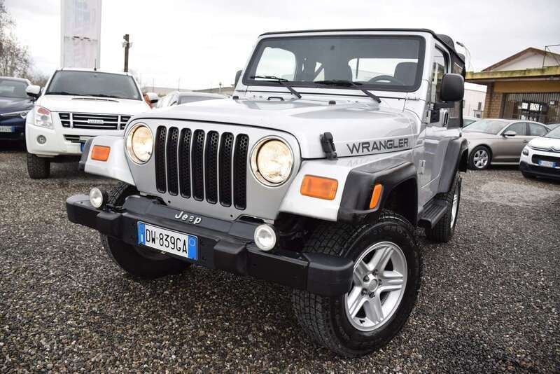 Grigio Usata 2005 Jeep Wrangler Sport SUV | 16.900 € (Buon prezzo) - Immagine 1/4