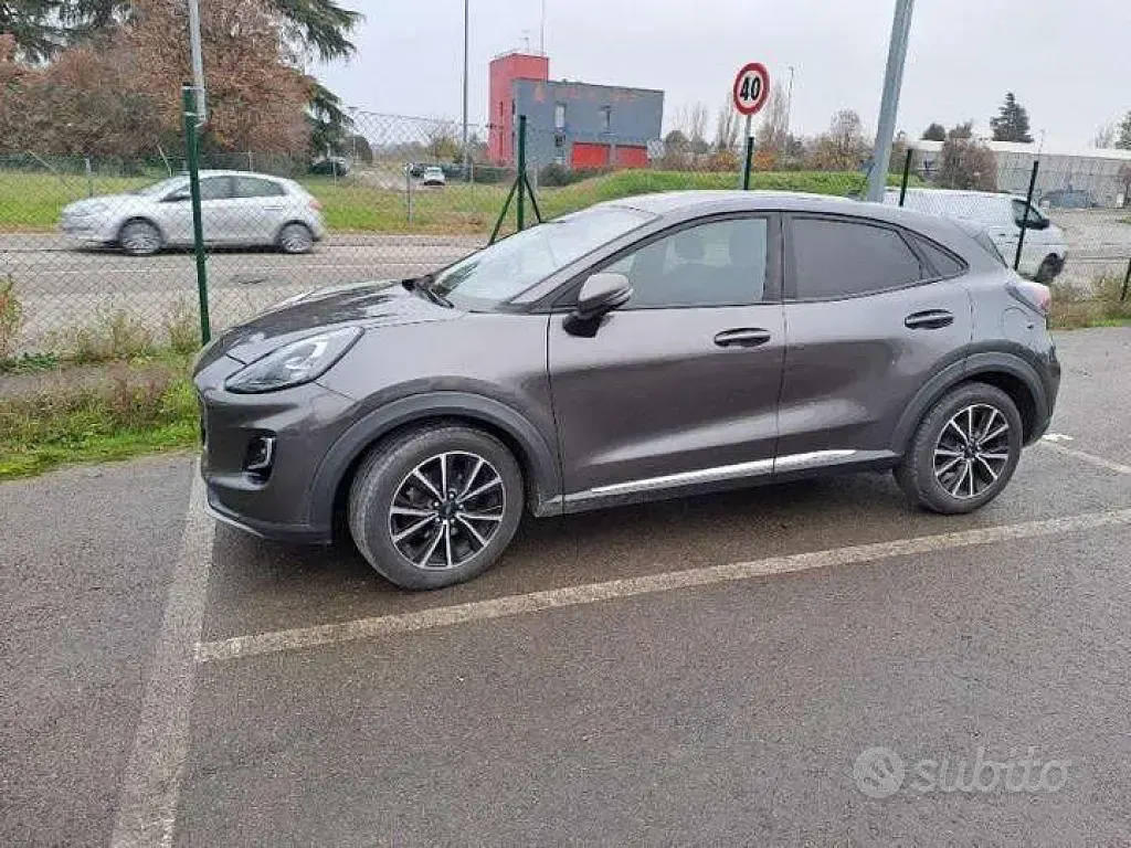 Begagnad Ford Puma Business Edition 125 HK (91 kW) 2020 Grå SUV
