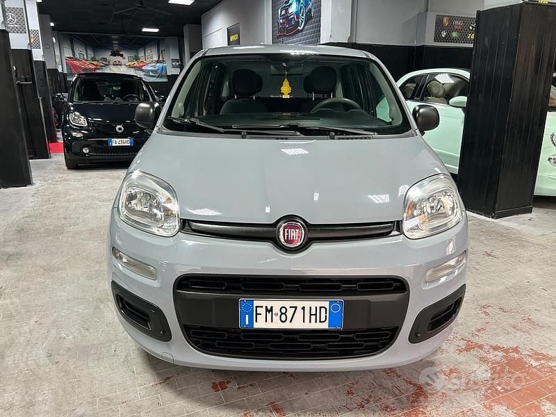 Giallo Usata 2017 Fiat Panda Lounge Tre volumi | 8200 € (Buon prezzo) - Immagine 1/4