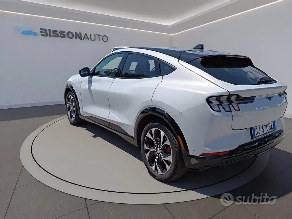 Usata Ford Mustang Mach-E Standard Range 197 kW (269 CV) 2022 Bianco SUV