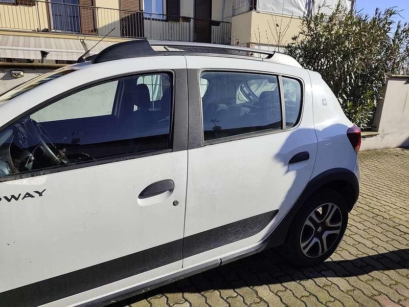 Usata Dacia Sandero Anniversary 101 CV (74 kW) 2020 Bianco SUV