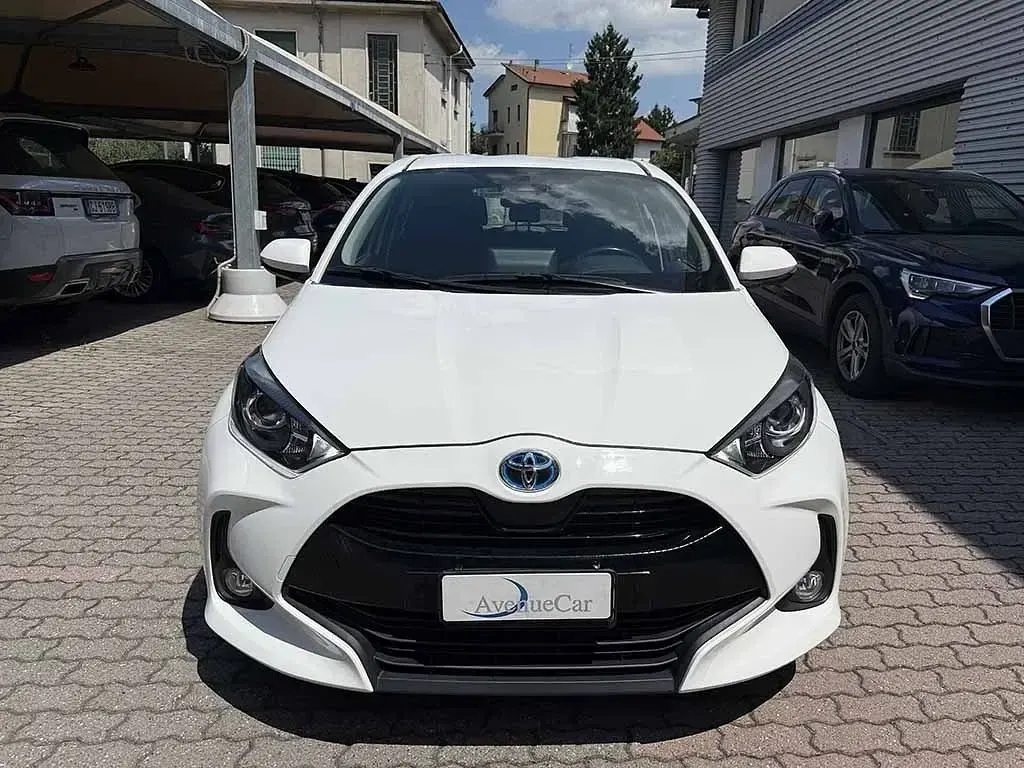 Usata Toyota Yaris 92 CV (67 kW) 2020 Bianco / pastello Utilitaria