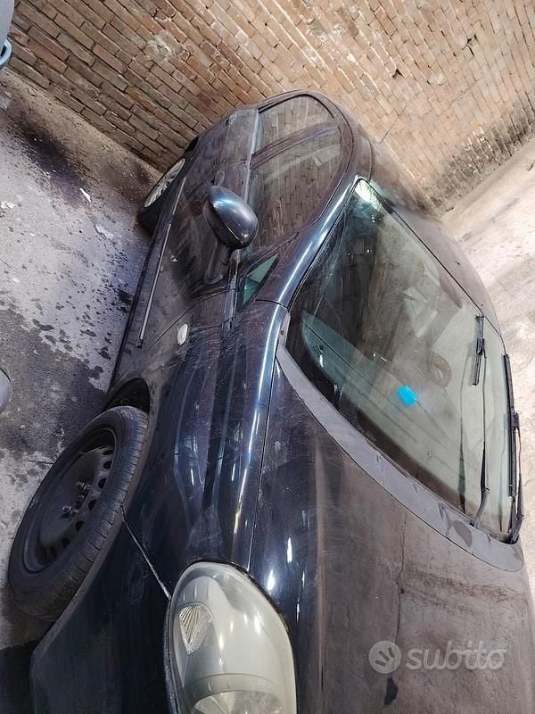 Usata Fiat Punto Evo 65 CV (47 kW) 2011 Nero Utilitaria