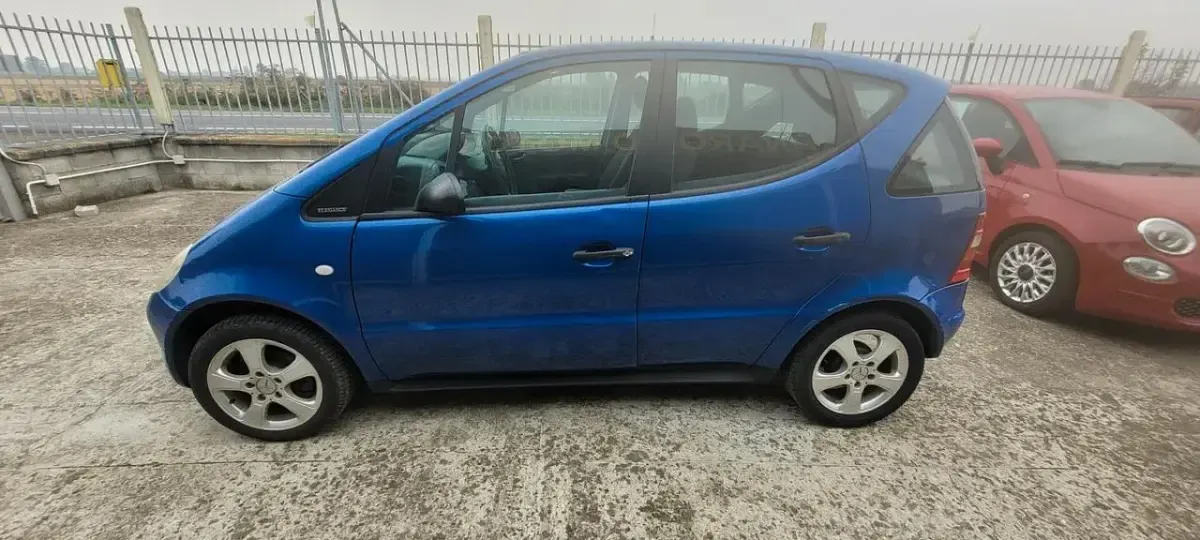 Usata Mercedes A160 Avantgarde 102 CV (75 kW) 2000 Blu Berlina