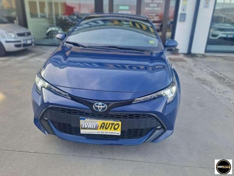 Usata Toyota Corolla Active 122 CV (89 kW) 2019 Blu Station wagon