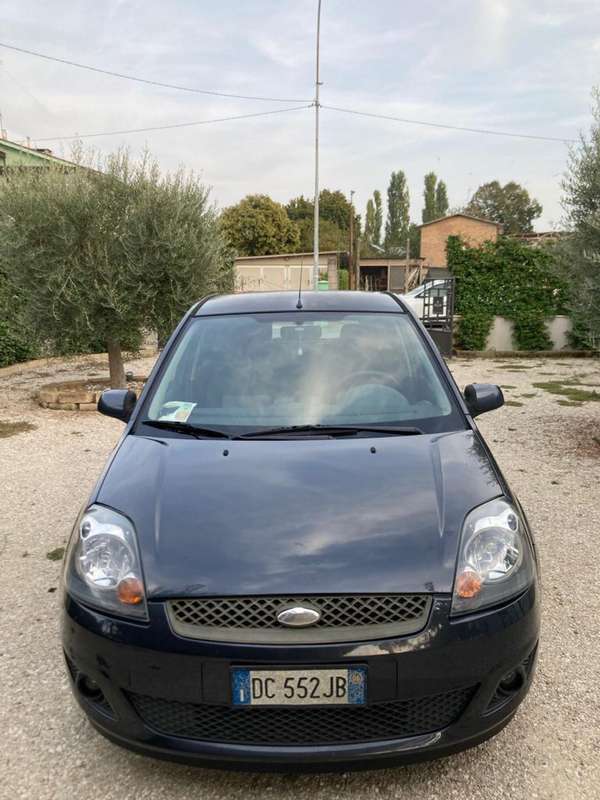 Usato 2006 Ford Focus 1.6 Diesel 90 CV (1.900 €)