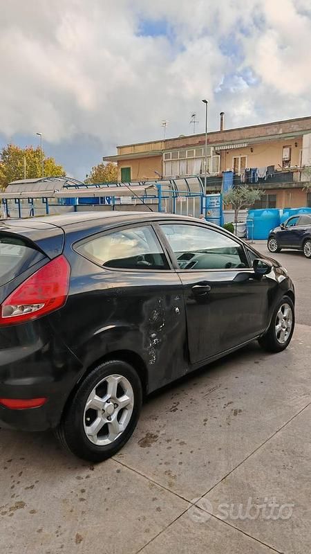 Usata Ford Fiesta 2010 Nero Utilitaria