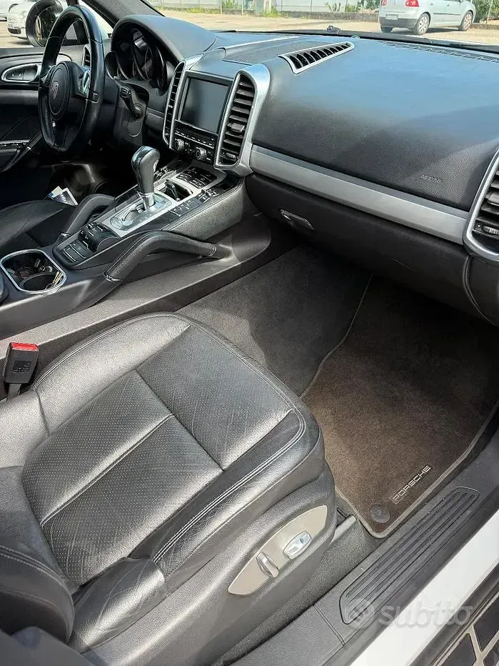 Usata Porsche Cayenne Platinum Edition 250 CV (183 kW) 2014 Bianco SUV
