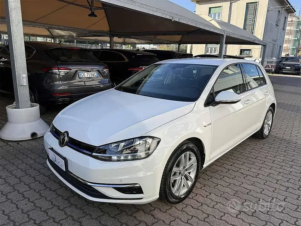 Usata VW Golf VIII Trendline 131 CV (96 kW) 2020 Berlina