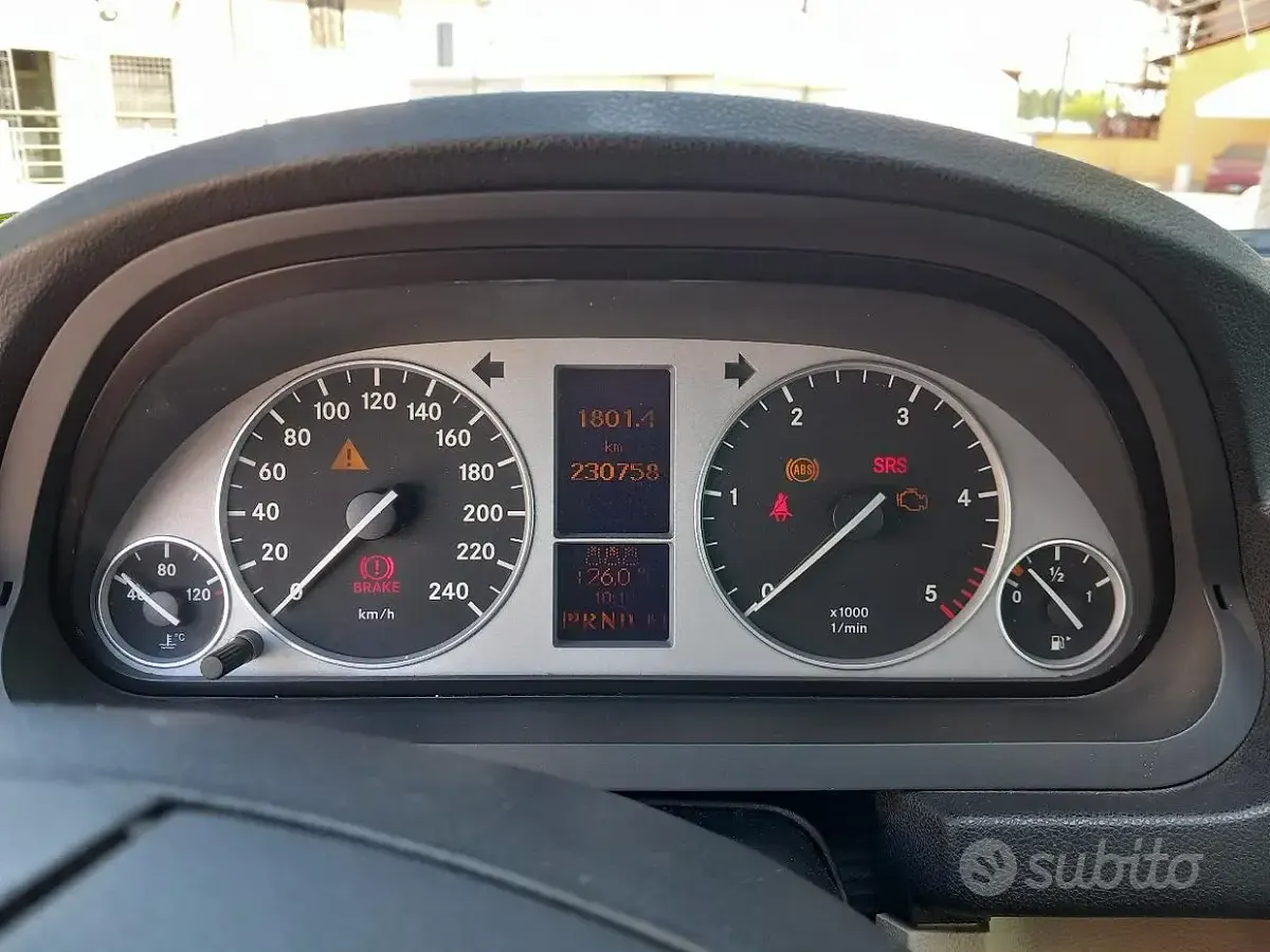 Usata Mercedes B180 109 CV (80 kW) 2006 Nero Monovolume