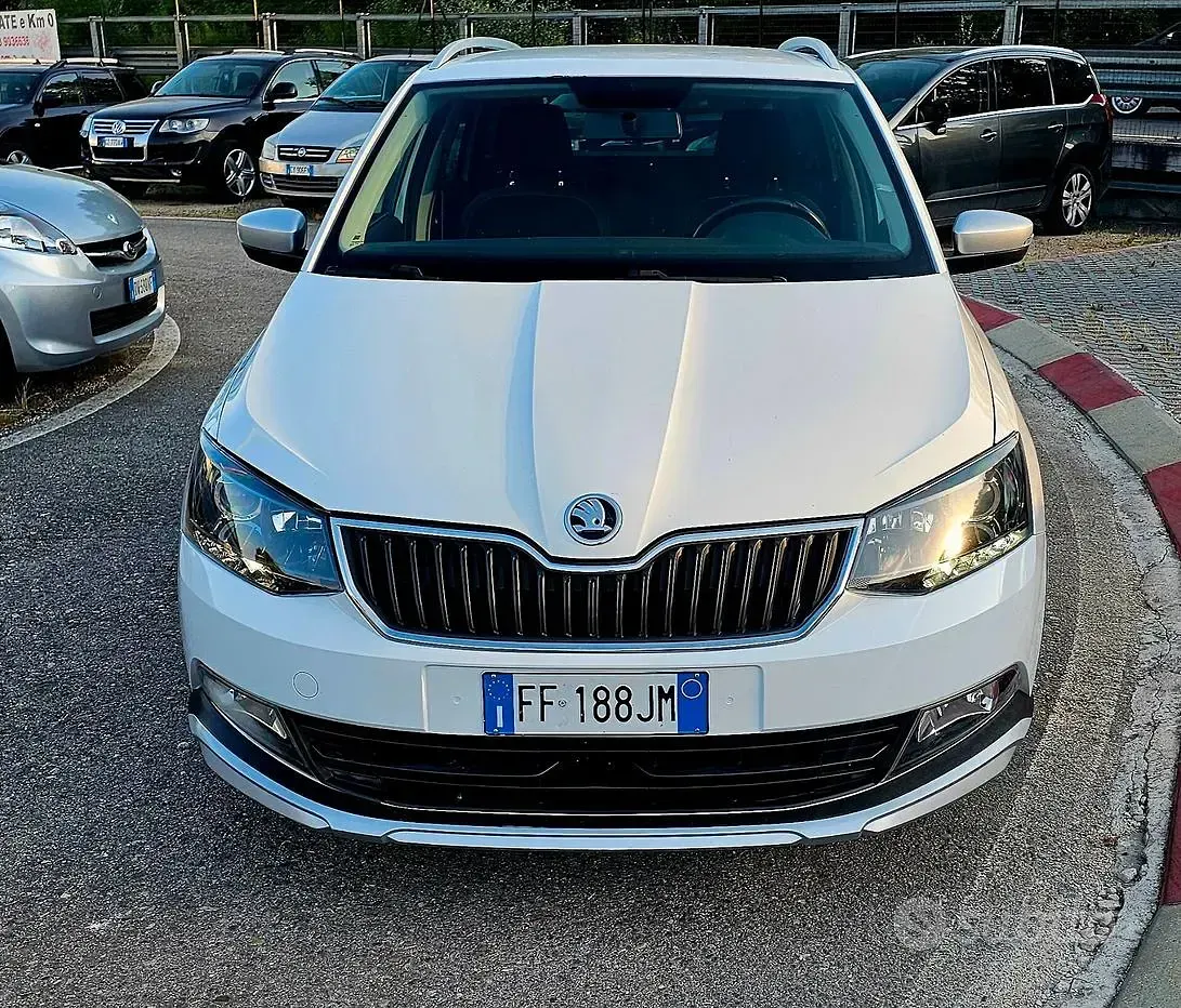 Begagnad Skoda Fabia Design Edition 90 HK (66 kW) 2016 Vit Sedan