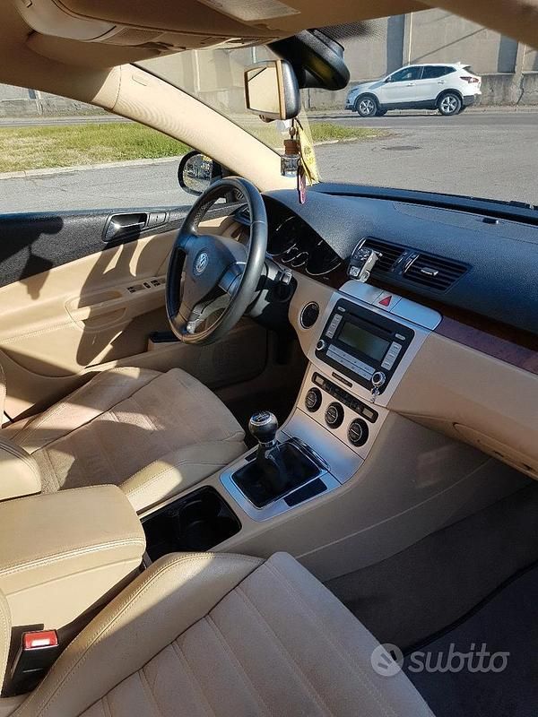 Nero Usata 2007 VW Passat Tre volumi | 2300 € - Immagine 1/4