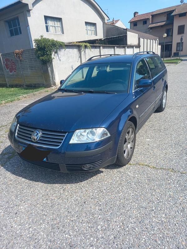 Blu Usata 2002 VW Passat Station wagon | 2200 € (Molto cara) - Immagine 1/4