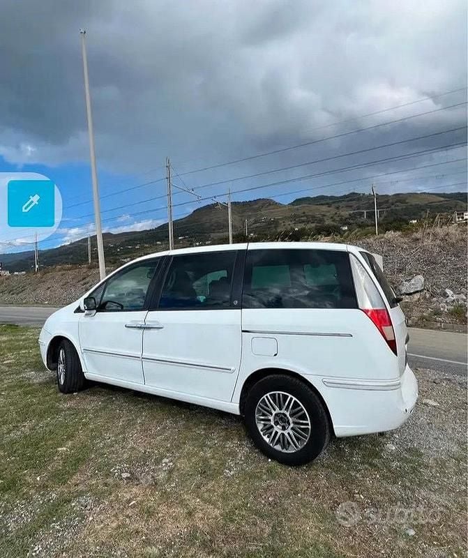 Usata Lancia Phedra 170 CV (125 kW) 2008 Bianco Monovolume