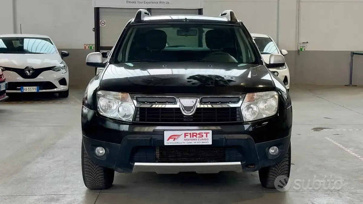 Usata Dacia Duster Lauréate 105 CV (77 kW) 2011 Nero SUV