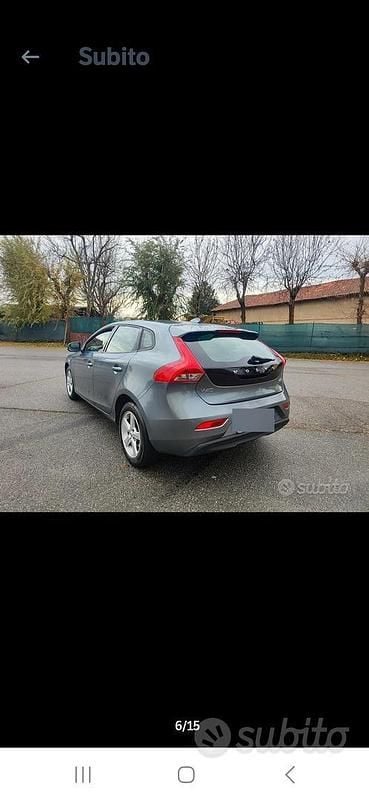 Usata Volvo V40 120 CV (88 kW) 2018 Grigio Berlina