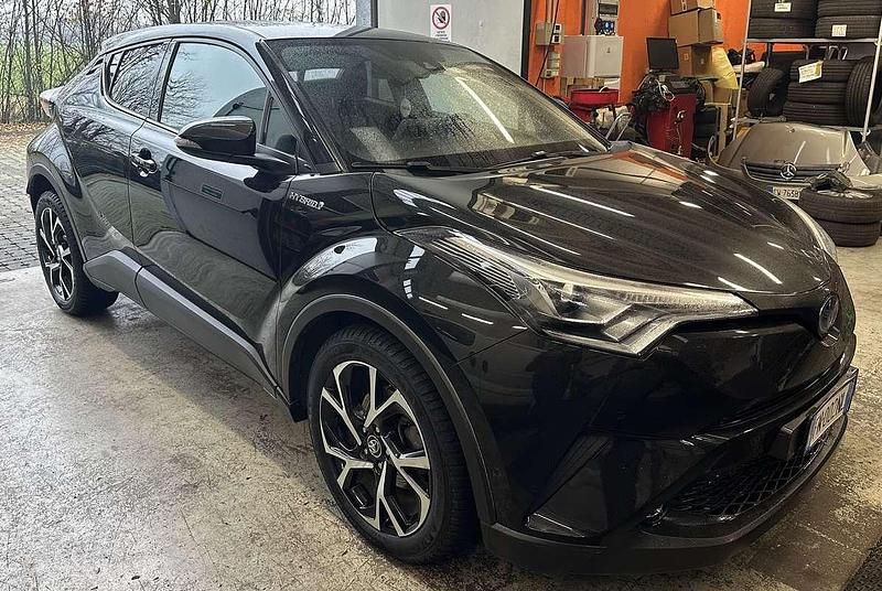Usata 2017 Toyota C-HR Lounge SUV | 16.500 € (Buon prezzo) - Immagine 1/4