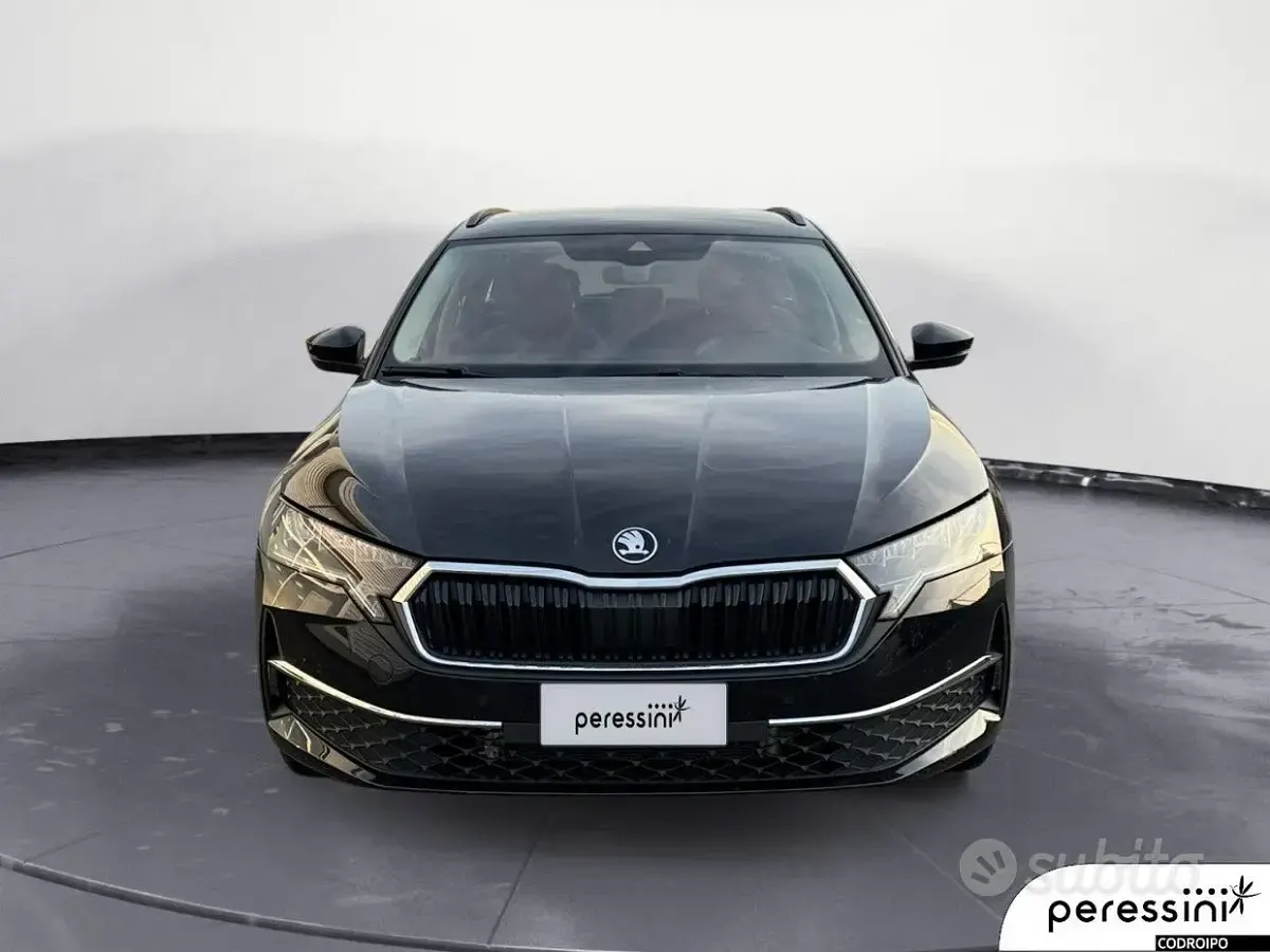 Usata Skoda Octavia Executive 150 CV (110 kW) 2025 Nero Station wagon