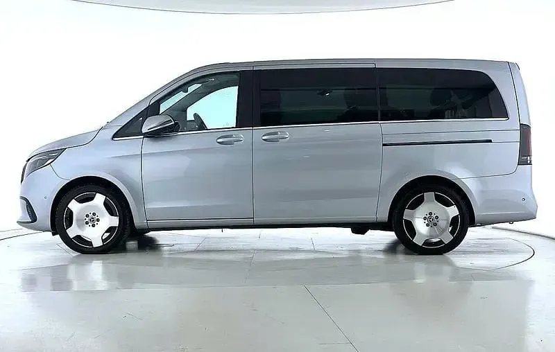 Usata Mercedes V300 Exclusive 237 CV (174 kW) 2025 Argento Monovolume