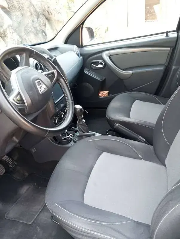 Usata Dacia Duster 110 CV (80 kW) 2018 Grigio SUV