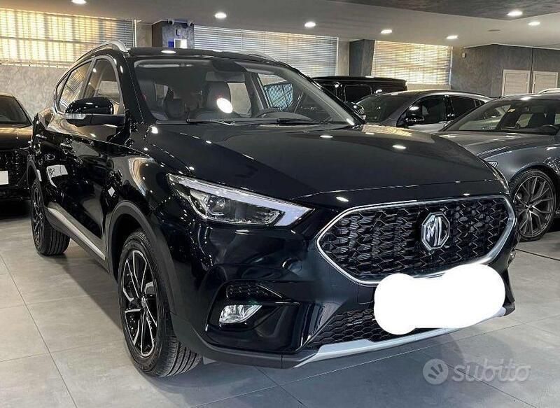 Usata MG ZS Luxury 111 CV (81 kW) 2024 Nero Berlina