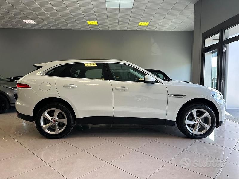 Usata Jaguar F-Pace Portfolio 180 CV (132 kW) 2019 Bianco SUV