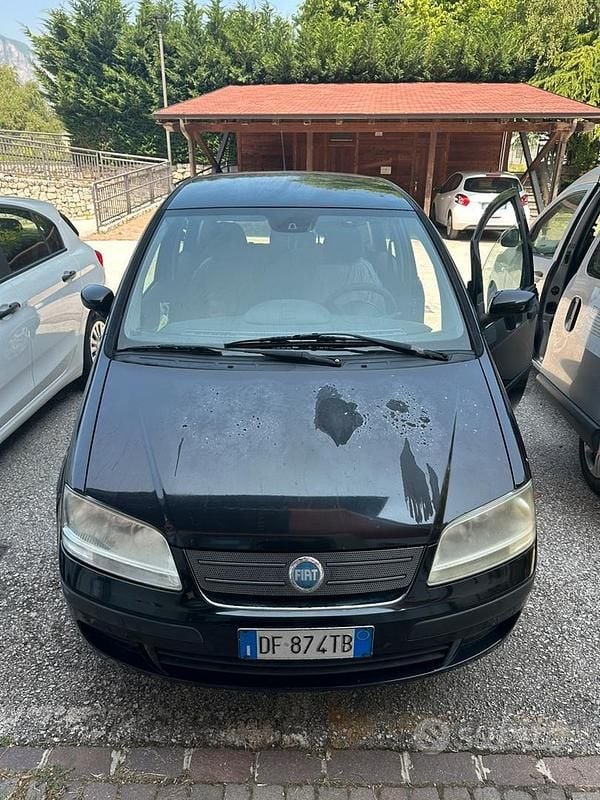 Nero Usata 2007 Fiat Idea Monovolume | 600 € (Super prezzo) - Immagine 1/4