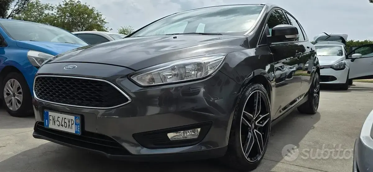 Usata Ford Focus 95 CV (69 kW) 2018 Grigio Berlina
