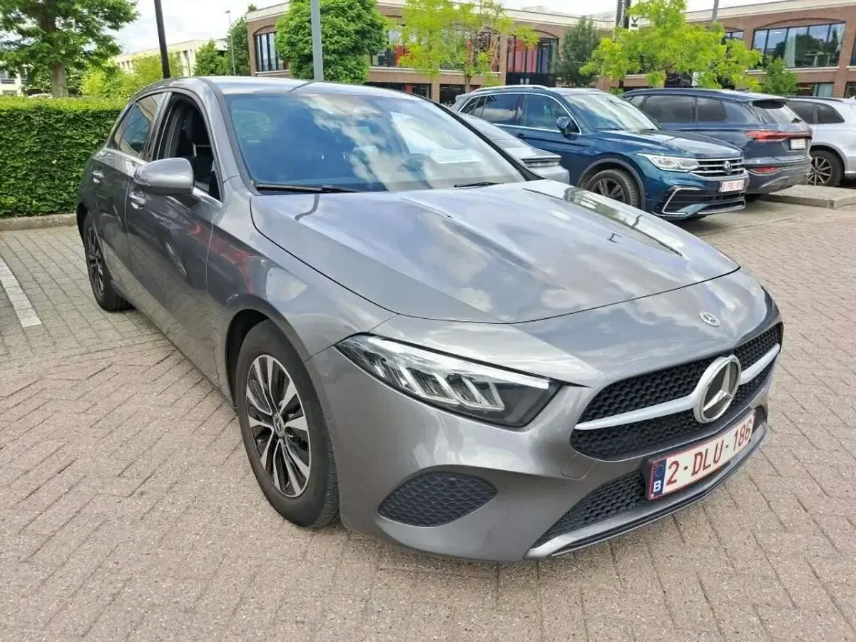 Usata Mercedes A180 Business 116 CV (85 kW) 2023 Grigio Berlina