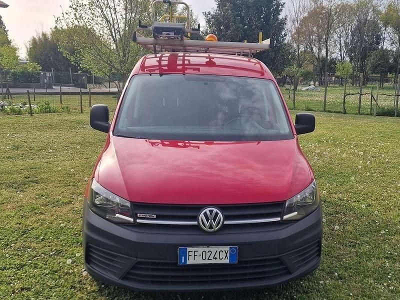 Usata VW Caddy 122 CV (89 kW) 2016 Rosso Monovolume