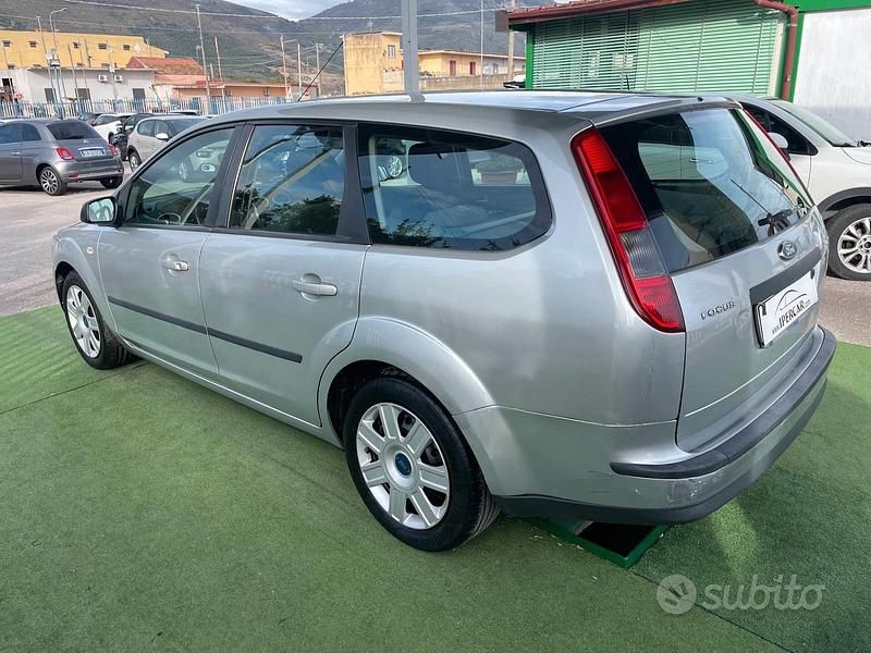 Usata Ford Focus 116 CV (85 kW) 2007 Grigio Berlina