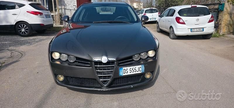Usata Alfa Romeo 159 Distinctive 119 CV (87 kW) 2008 Grigio Berlina