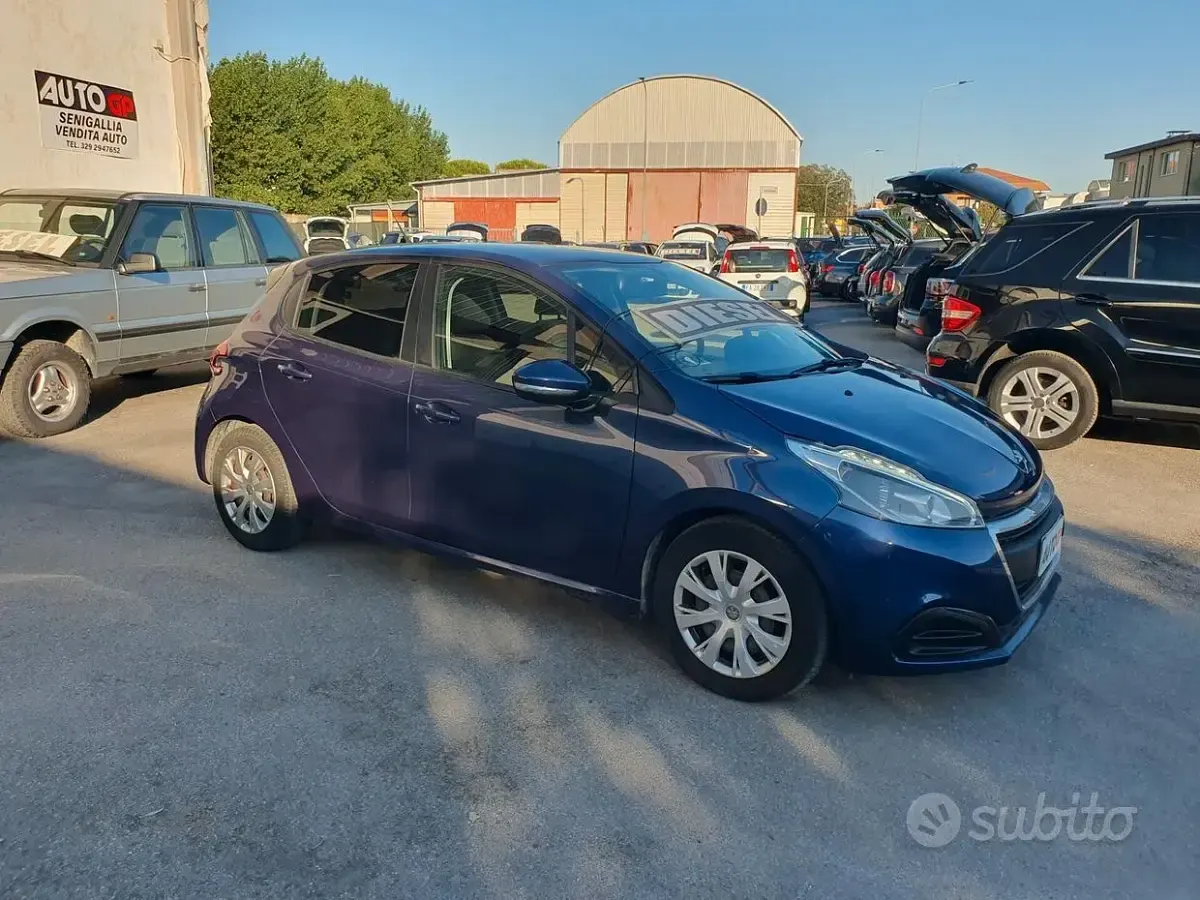 Usata Peugeot 208 Allure 100 CV (73 kW) 2016 Bluazzurro Utilitaria