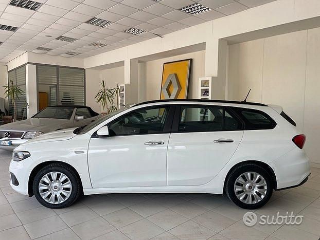 Usata Fiat Tipo Easy 120 CV (88 kW) 2017 Bianco Station wagon