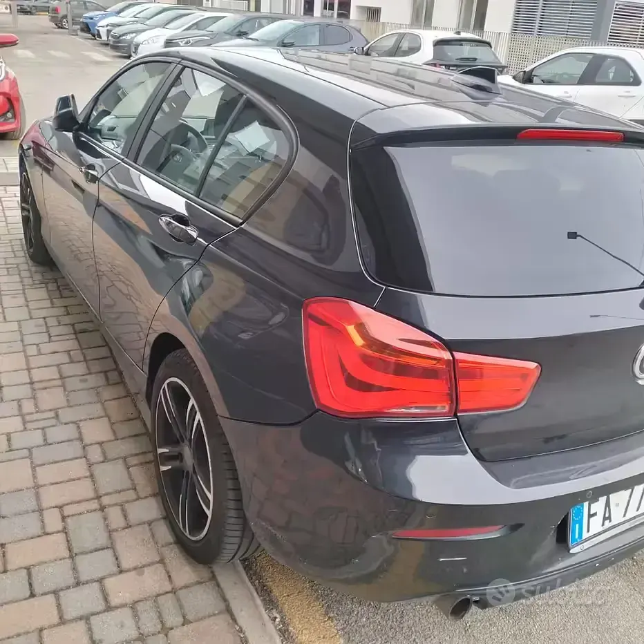 Usata BMW 118 150 CV (110 kW) 2015 Nero Utilitaria