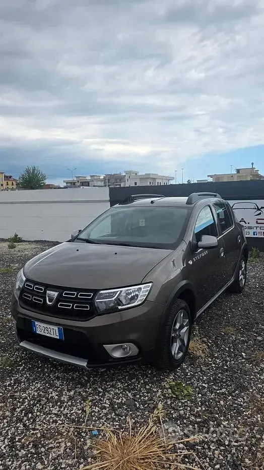 Usata Dacia Sandero Comfort 95 CV (69 kW) 2018 Marrone Berlina