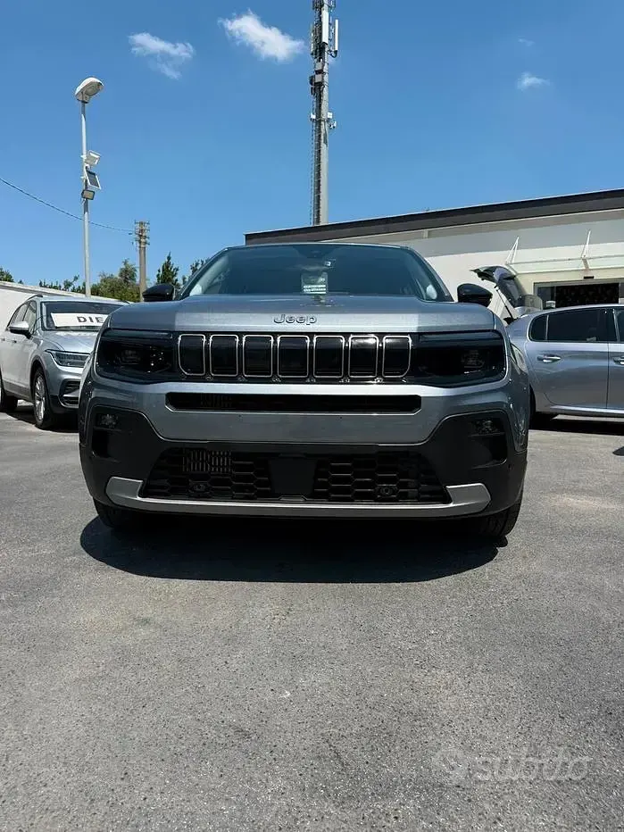 Usata Jeep Avenger Summit 101 CV (74 kW) 2025 Grigio SUV