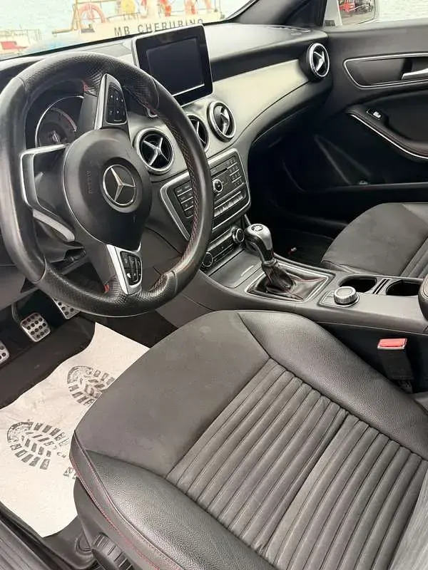 Usata Mercedes CLA180 109 CV (80 kW) 2015 Grigio Berlina